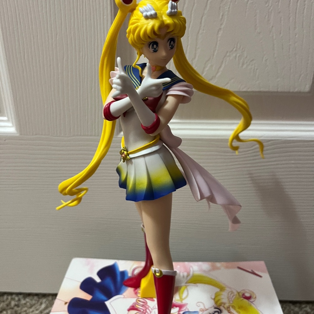 Sailor Moon figure